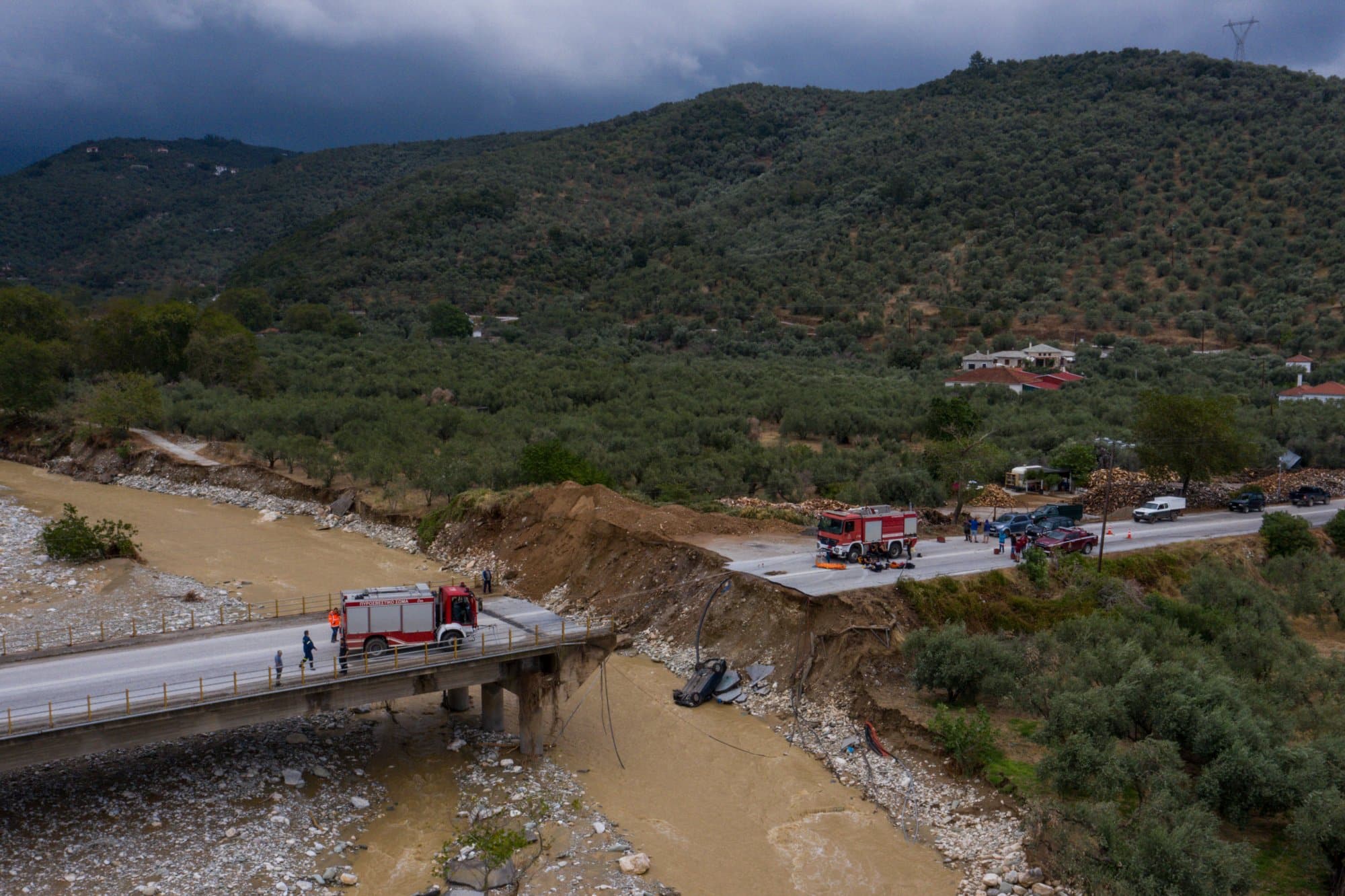 Meteo.gr: Σοκάρει το πλάνο με τη σπασμένη γέφυρα στο Πήλιο κοντά στα Καλά Νερά