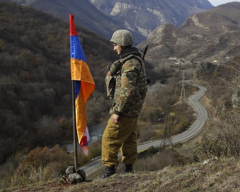 Ραγδαίες εξελίξεις στο Ναγκόρνο-Καραμπάχ: Καταθέτουν τα όπλα οι Αρμένιοι