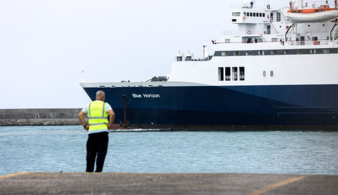 «Λιμάνι της αγωνίας» ο Πειραιάς: Πτώση 2 ναυτικών στη θάλασσα – Έκαναν εργασίες καθαρισμού σε πλοίο