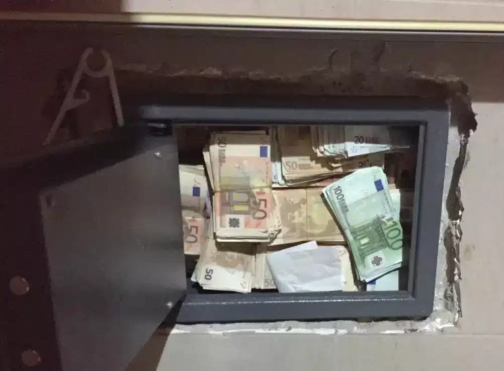 Θεσσαλονίκη: Οικιακή βοηθός πίσω από κλοπή 500.000 ευρώ – Βούτηξαν το χρηματοκιβώτιο του σπιτιού