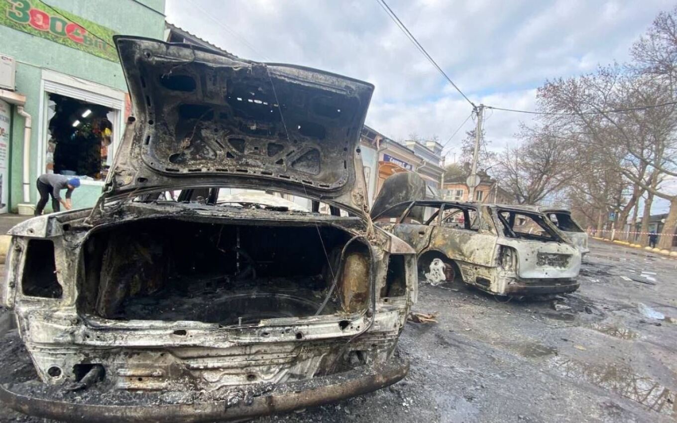 Ουκρανία: Τουλάχιστον ένας νεκρός και έξι τραυματίες από τον βομβαρδισμό στη Χερσώνα