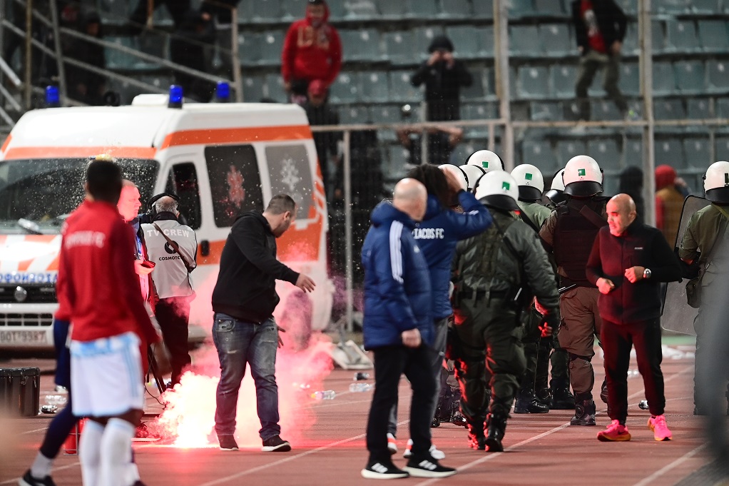 Οπαδική βία: Στα 30 ευρώ την ημέρα το επίδομα σε αστυνομικούς με υπηρεσία στα γήπεδα