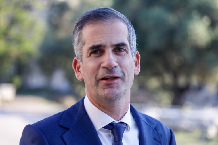 Μπακογιάννης: «Η ανάπλαση της Βασιλίσσης Όλγας αποτελεί την απόλυτη αυτοδιοικητική κωλοτούμπα»