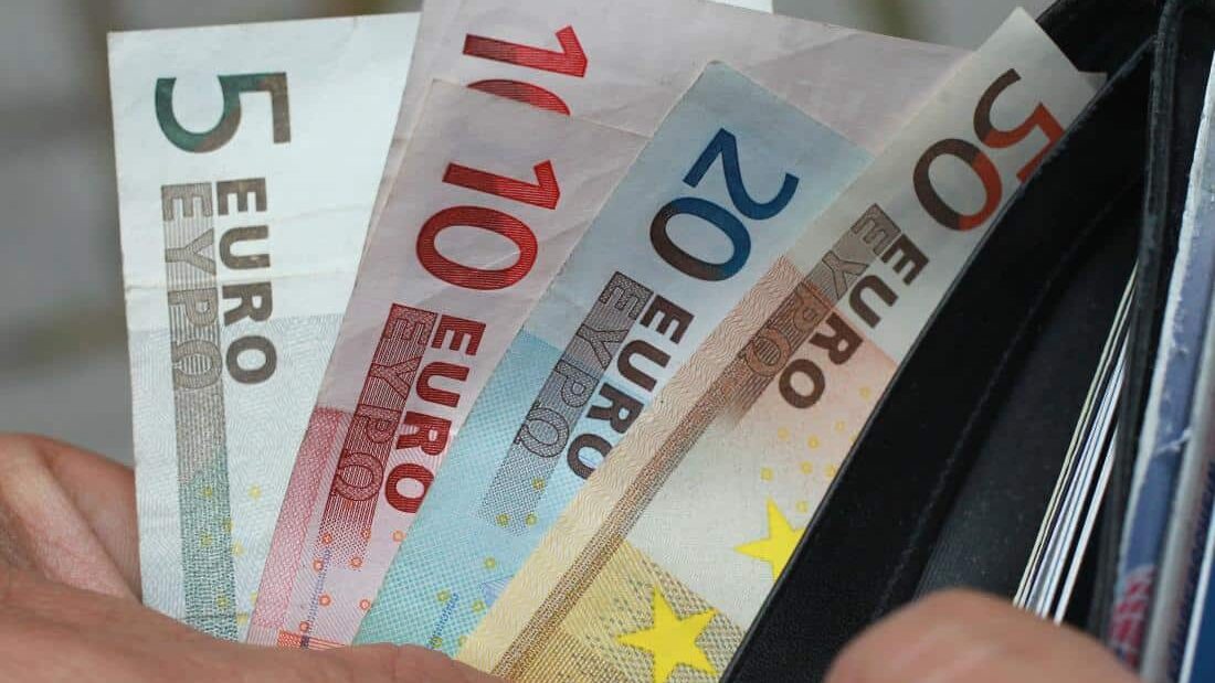 Συντάξεις 2024: Ποιοι κερδίζουν έως 1.200 ευρώ ετησίως