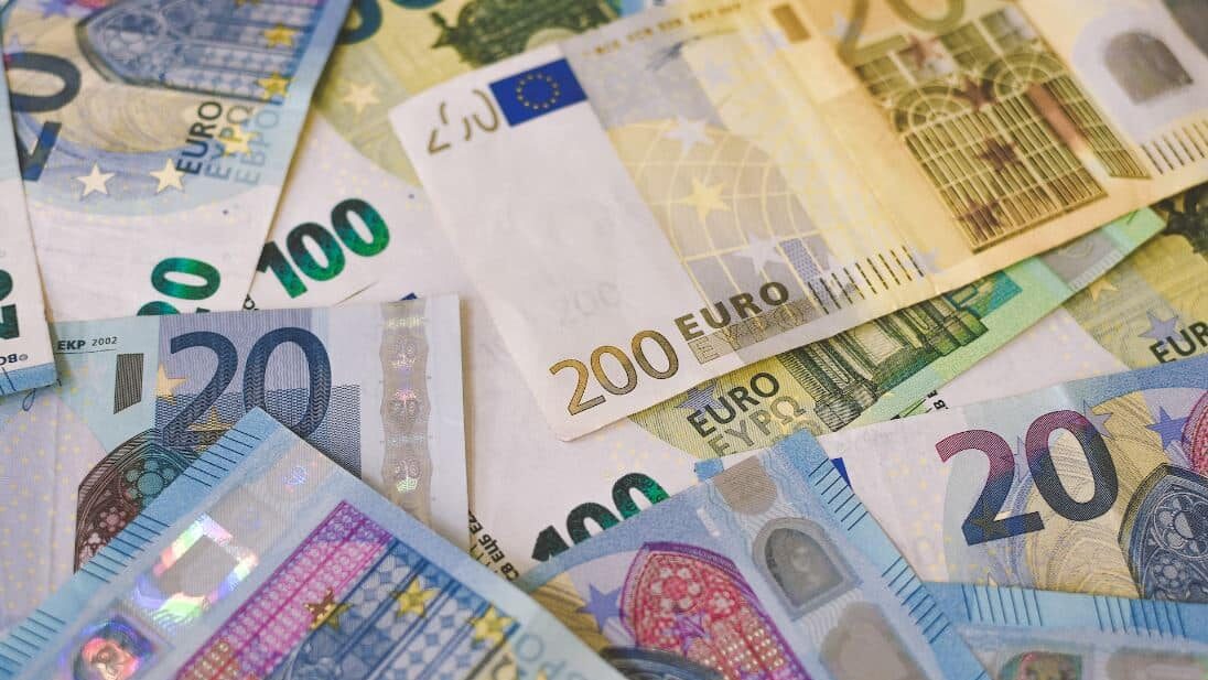 An allowance of up to 600 euros is obtained under two conditions