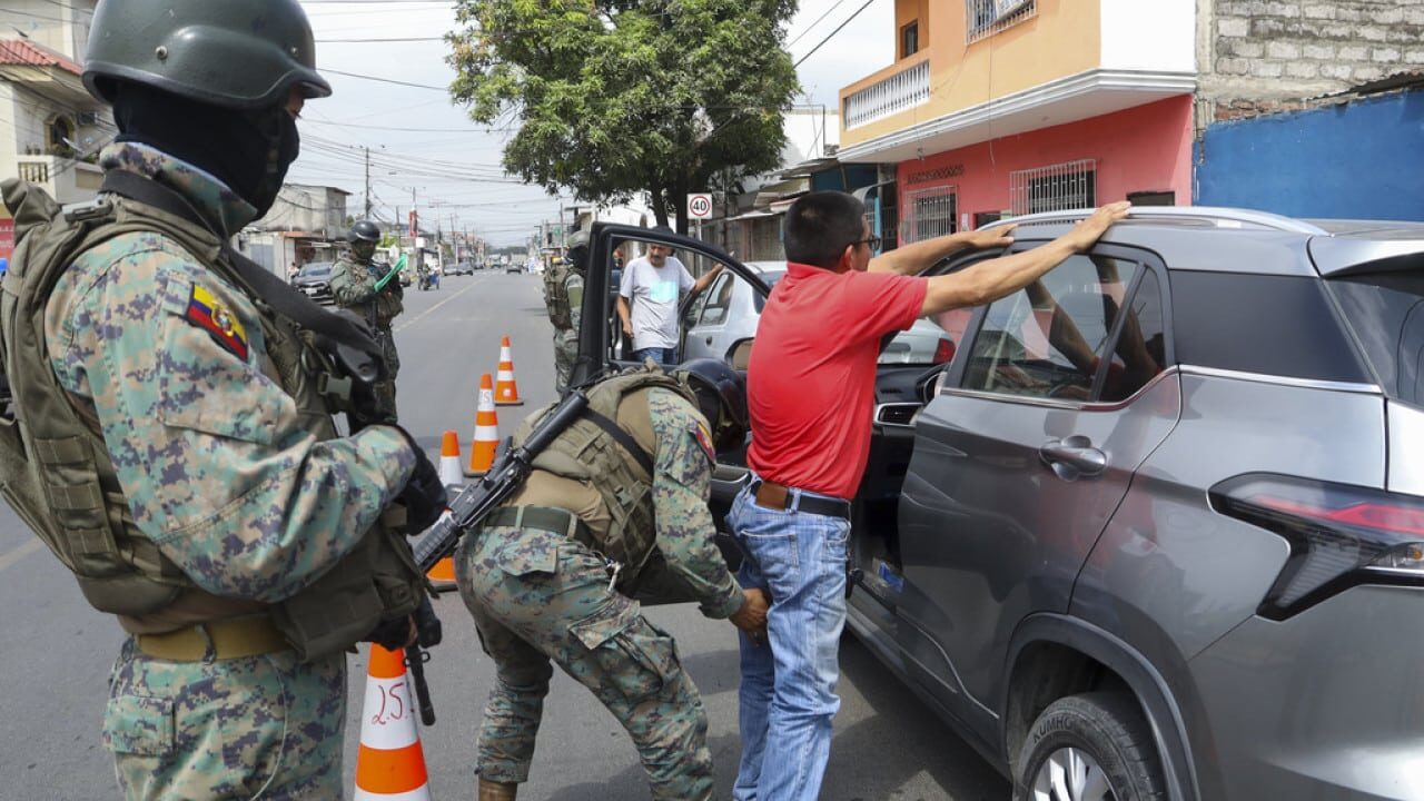 Χάος στο Εκουαδόρ: Σε κατάσταση «εσωτερικής ένοπλης σύγκρουσης» η χώρα