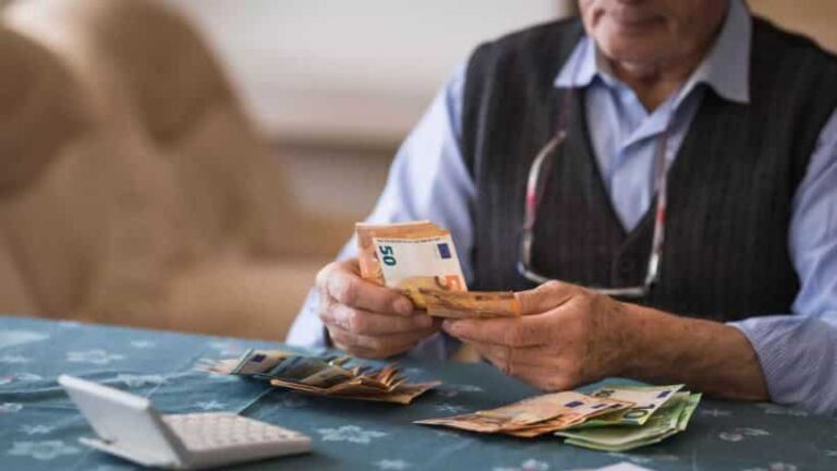 Συντάξεις 2025: Παγίδες στις εισφορές