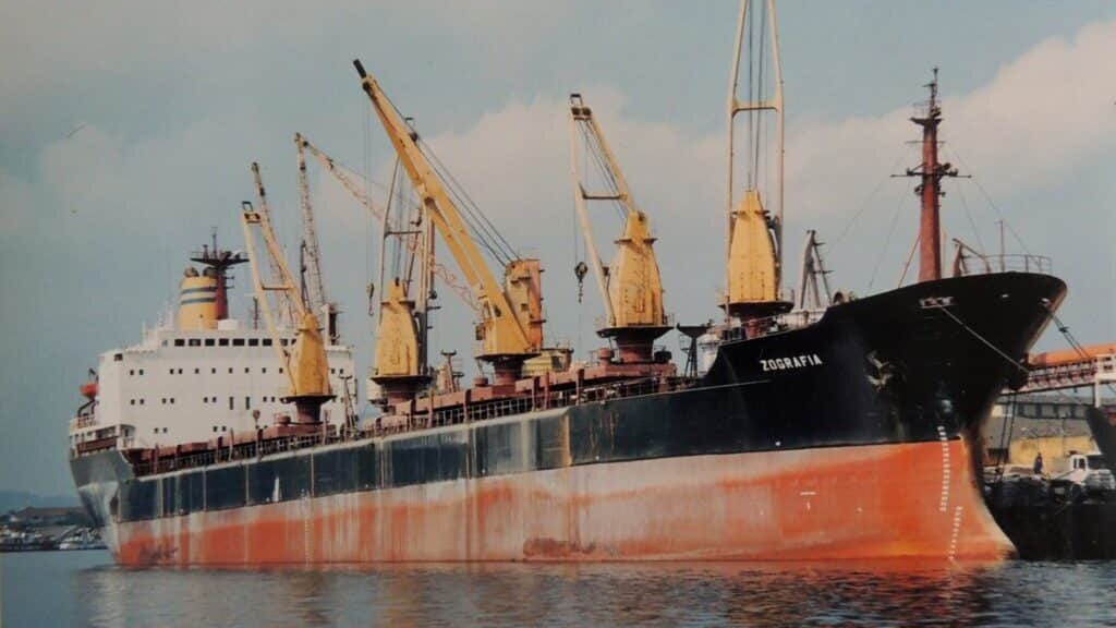 Ελληνόκτητο πλοίο χτυπήθηκε από πύραυλο στην Ερυθρά Θάλασσα