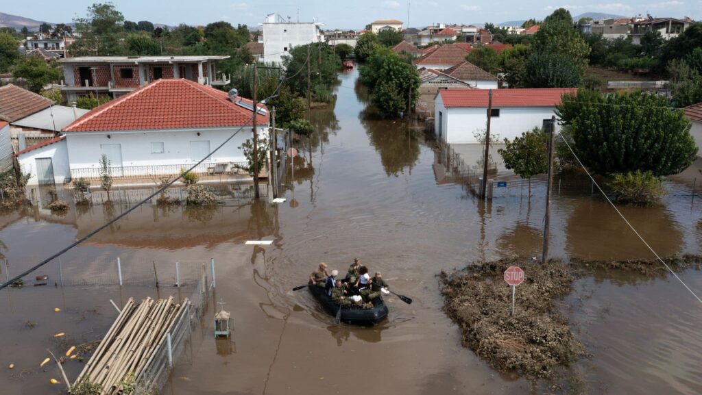 Παράταση στήριξης για τα νοικοκυριά που επλήγησαν από τις πλημμύρες