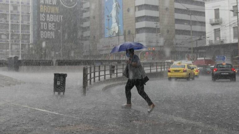 Καιρός: Βροχές με έντονη ηλεκτρική δραστηριότητα – Ποιές περιοχές επηρεάζονται