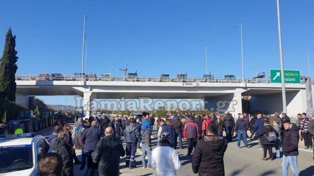 ΕΚΤΑΚΤΟ: Κλειστή η Εθνική Οδός Αθηνών - Λαμίας στο ύψος της Αταλάντης