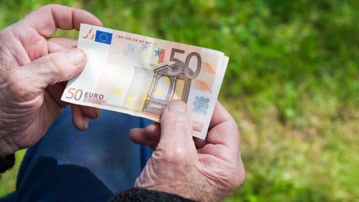 Συντάξεις 2024: Έρχονται αυξήσεις έως και 100 ευρώ (ΠΙΝΑΚΑΣ)