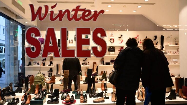 Αντίστροφη μέτρηση για τις χειμερινές εκπτώσεις 2026