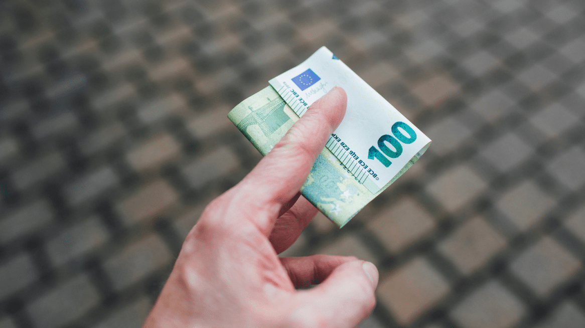 Το άγνωστο επίδομα έως 210 ευρώ - Δίνεται έως και 15 μήνες