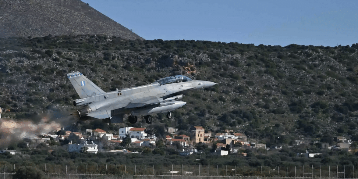 Πτώση μαχητικού F-16: Ανεπιβεβαίωτες οι πληροφορίες για τον πιλότο - Δεν έχει εντοπιστεί