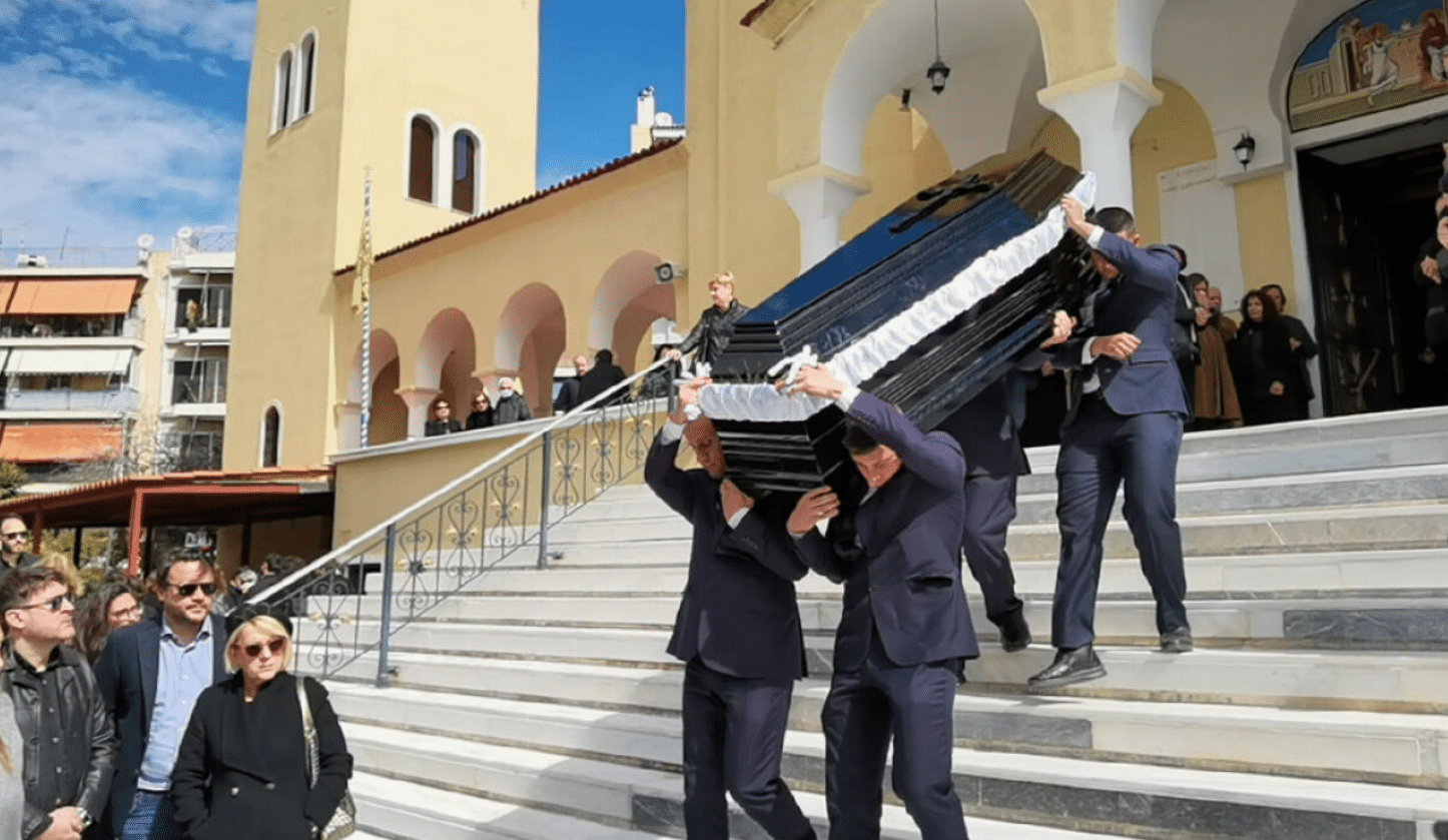 Φονικό-Νίκαια: Οργή και αγανάκτηση στην κηδεία του 40χρονου Στέλιου (ΕΙΚΟΝΕΣ)