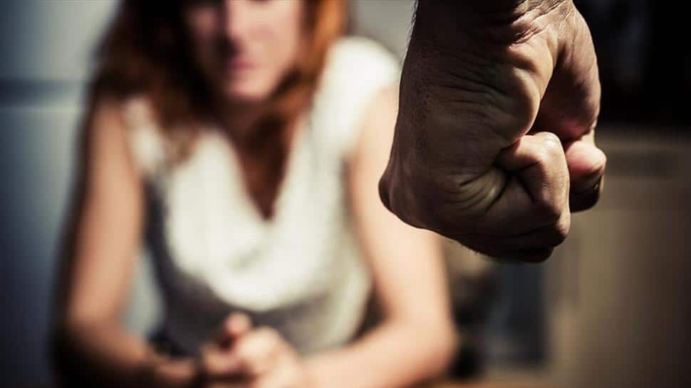 Ενδοοικογενειακή βία: Ακόμα ένα περιστατικό στην Κρήτη - Χιλιάδες γυναίκες με το panic button ανά χείρας