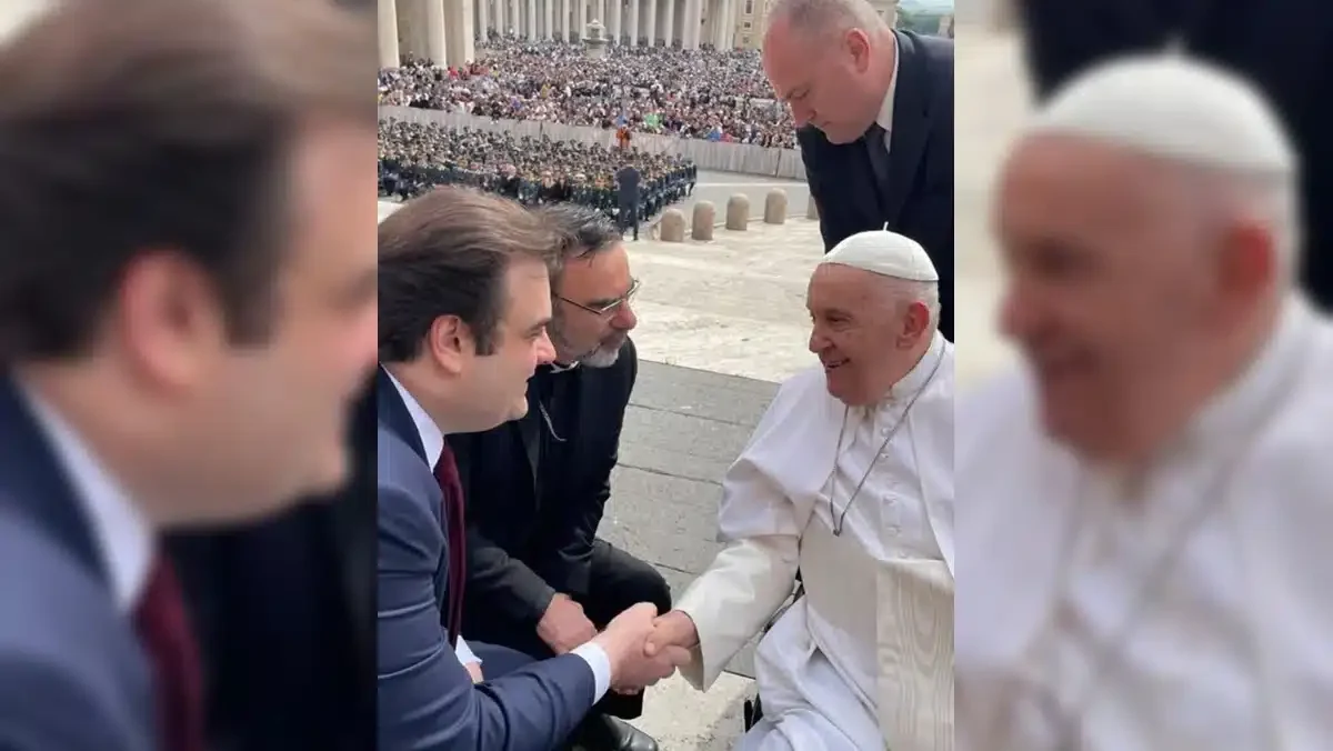 “Τετ α τετ” Πιερρακάκη με Πάπα Φραγκίσκο στο Βατικανό