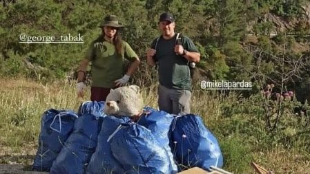 ΣΟΚ! Μαχαίρωσαν εθελοντές που μάζευαν τα σκουπίδια στην Πάρνηθα (ΕΙΚΟΝΕΣ)