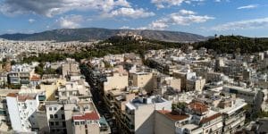 Airbnb: Κανείς ικανοποιημένος από τις νέες άδειες στην Αθήνα