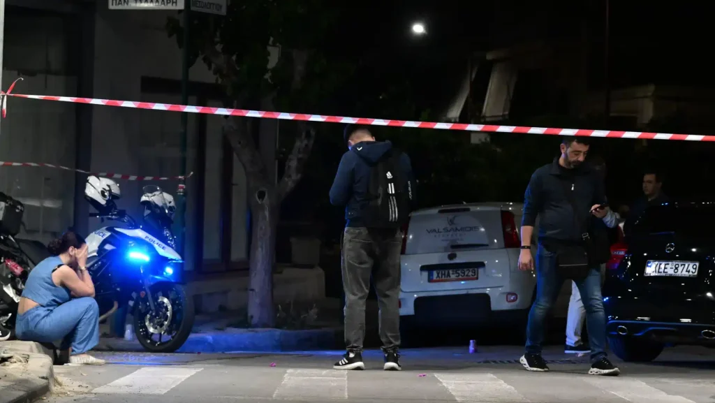 Μαφιόζικη εκτέλεση στον Βύρωνα: Γάζωσαν ζευγάρι μέσα σε αμάξι
