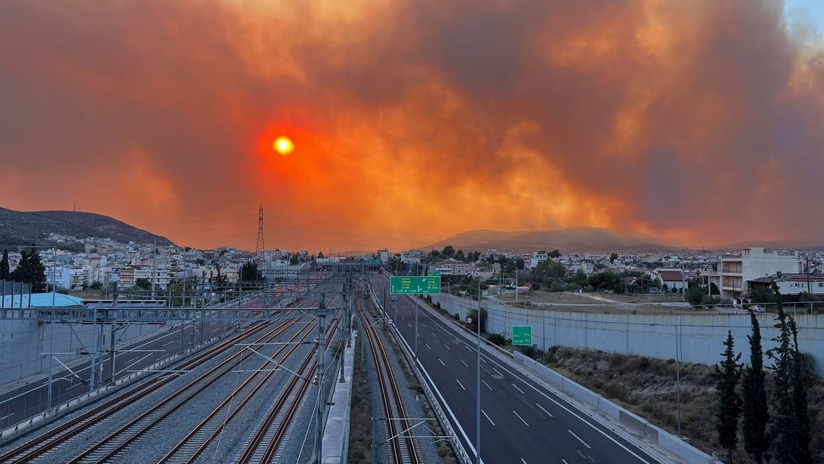 Καιρός: Το φαινόμενο Hot – Dry – Windy και το “καμπανάκι κινδύνου” για πυρκαγιές στη χώρα