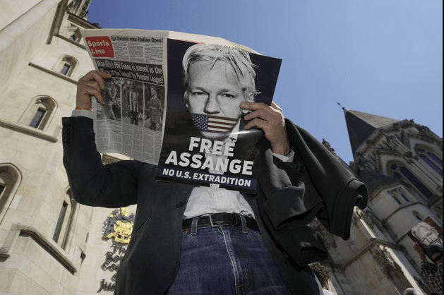ΕΣΗΕΑ - ΔΟΔ: Η απελευθέρωση Ασάνζ νίκη για το δικαίωμα στην Ενημέρωση