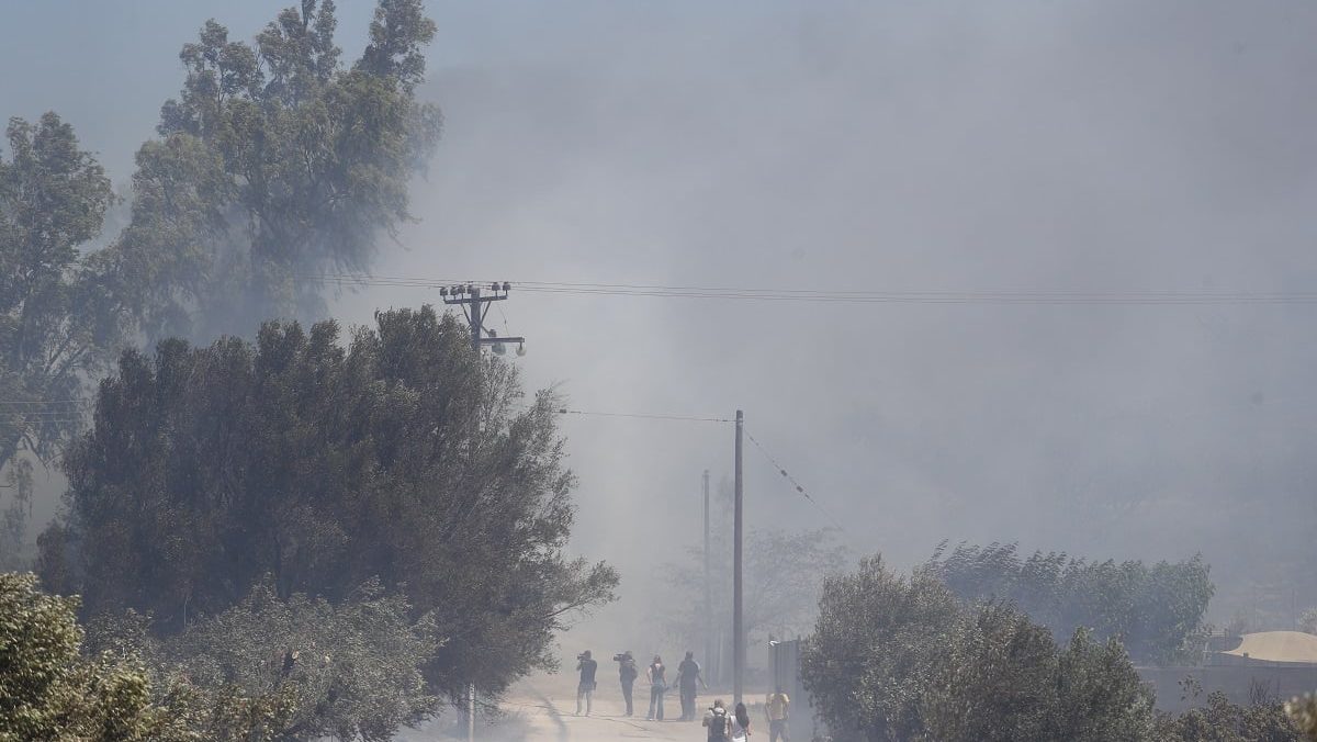 Θρίλερ με τη φωτιά στη Βάρης - Κορωπίου: Κάθε 10 λεπτά ξεσπάει νέο μέτωπο