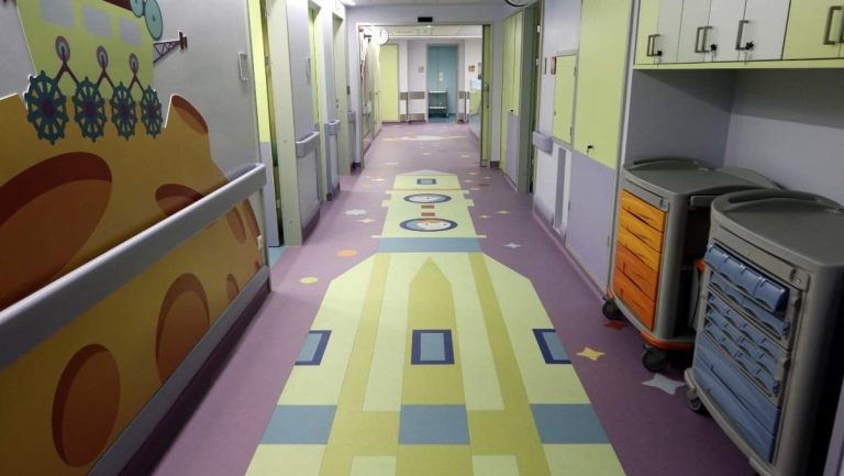 Σοκ στην Πάτρα με 9χρονο παιδί: Τραυματίστηκε από βεγγαλικά – Σοβαρή η κατάστασή του
