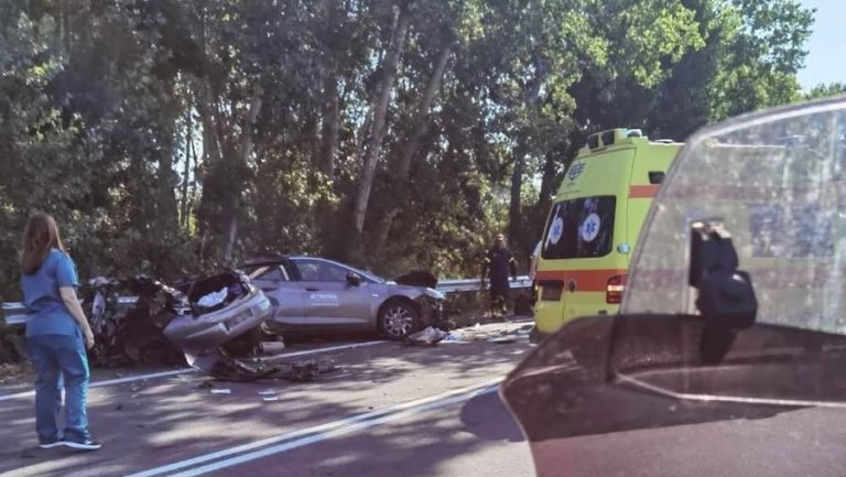 Αδιανόητη τραγωδία στην Ξάνθη: Τροχαίο με 4 νεκρούς – Ι.Χ. καρφώθηκε σε λεωφορείο (Εικόνες)