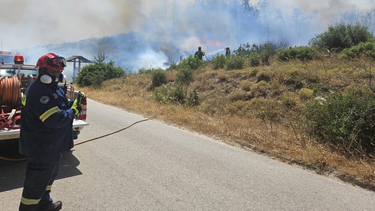 Φωτιά τώρα στο Μαρκόπουλο