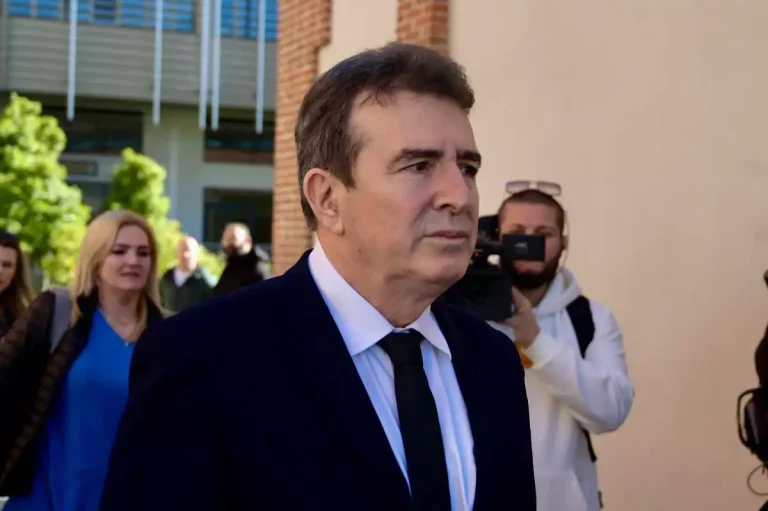 Εκβιασμοί – Χρυσοχοΐδης: Ένα από τα μεγαλύτερα κυκλώματα “μπράβων” στα χέρια των Αρχών