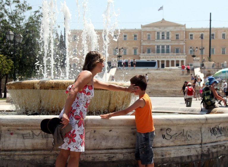 Καύσωνας: Ο Δήμος Αθηναίων ανοίγει κλιματιζόμενες αίθουσες