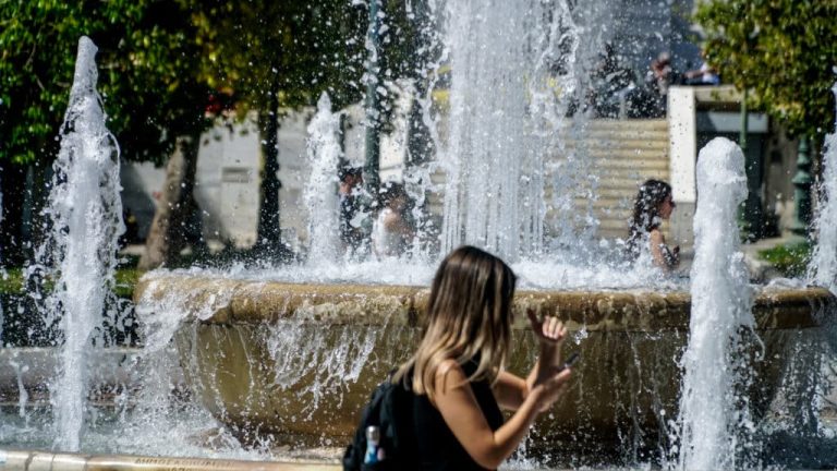 Πόσο θα διαρκέσει ο καύσωνας σύμφωνα με την πρόβλεψη των μετεωρολόγων – “Μπαράζ” από 40αρια