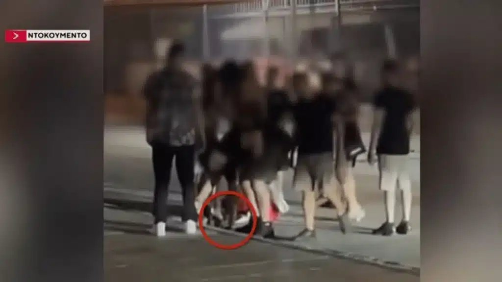 Προφυλακίστηκε η 16χρονη που μαχαίρωσε την 19χρονη στον Πειραιά