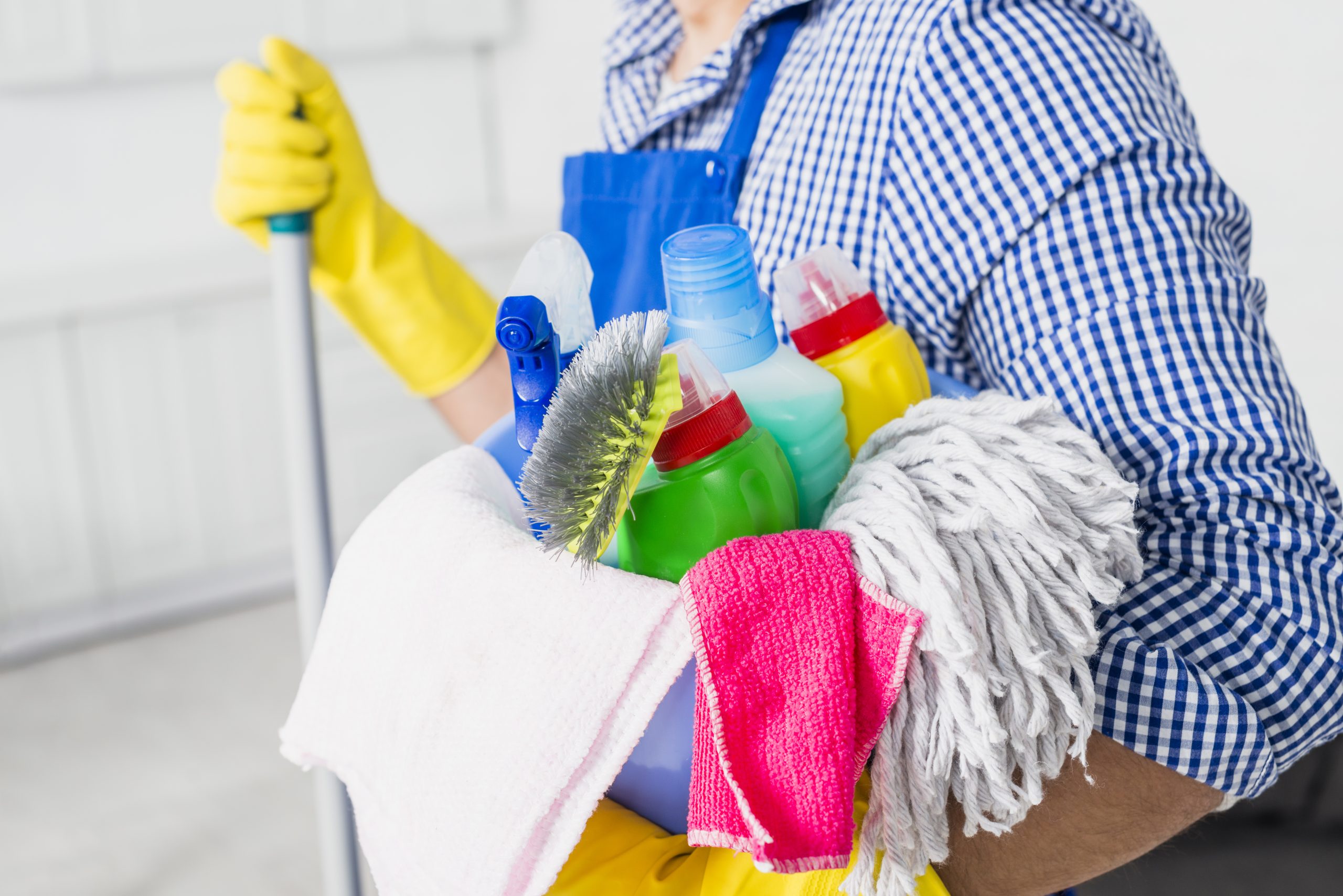 Σχολικές Καθαρίστριες: Θέσεις εργασίας στον δήμο Αμφίκλειας Ελάτειας κατά το διδακτικό έτος 2024 - 2025