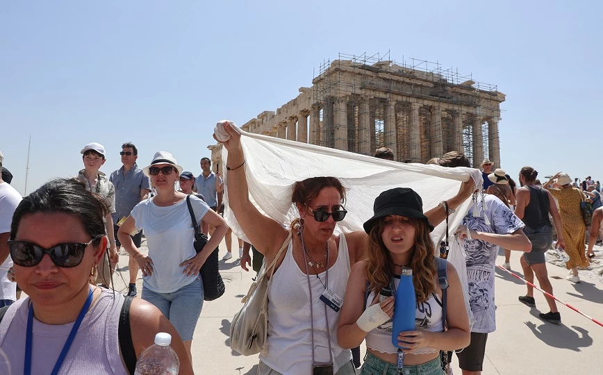 Θα διώξουν τον τουρισμό από τη Μεσόγειο οι καύσωνες;