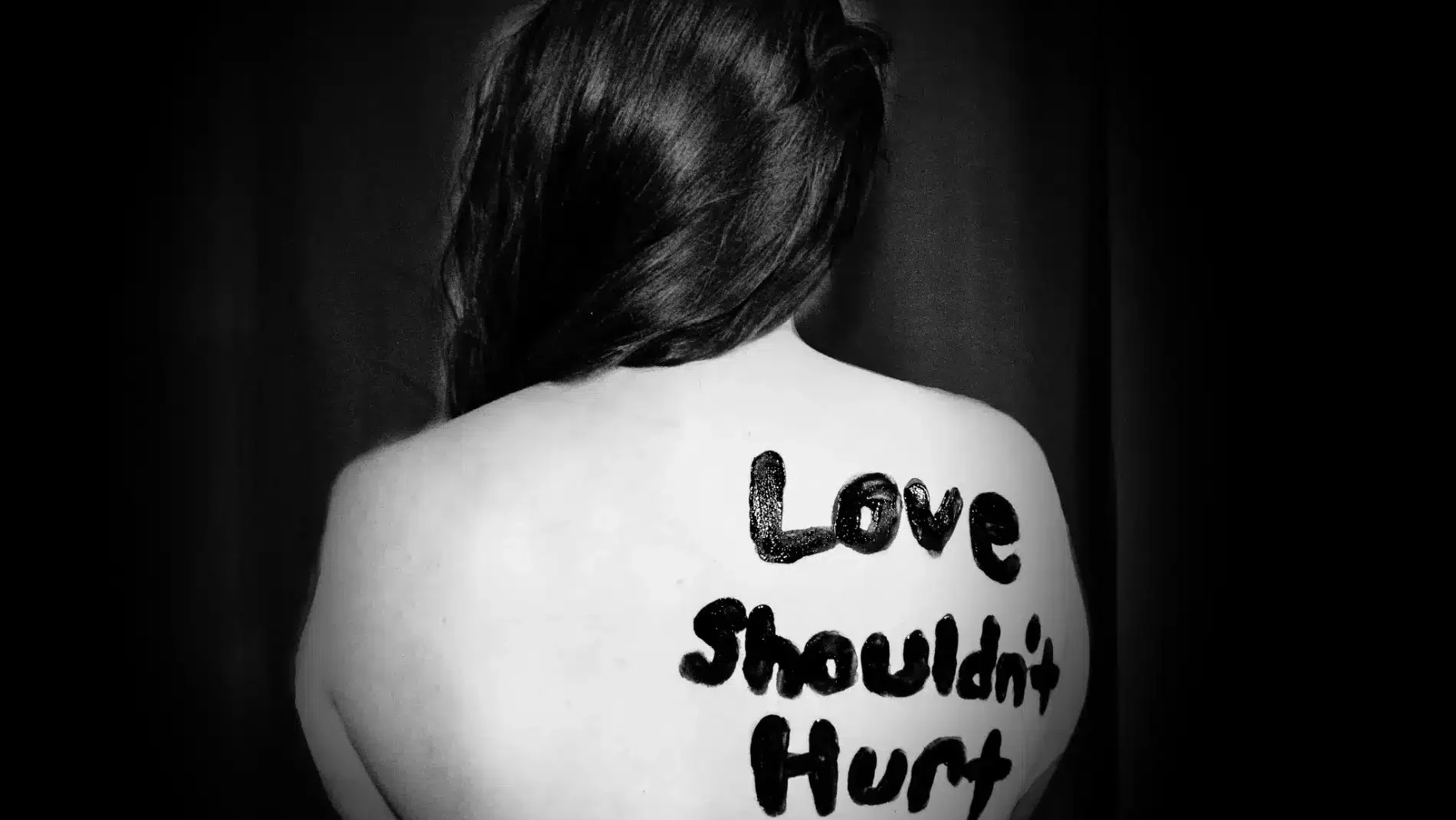 ΣΟΚ! Αδιαφορία της ΕΛ.ΑΣ για τα κρούσματα ενδοοικογενειακής βίας - "Δεν φαίνεστε κακοποιημένη"