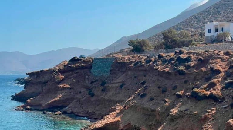Τραγωδία στην Αμοργό: 56χρονη έπεσε από γκρεμό και σκοτώθηκε