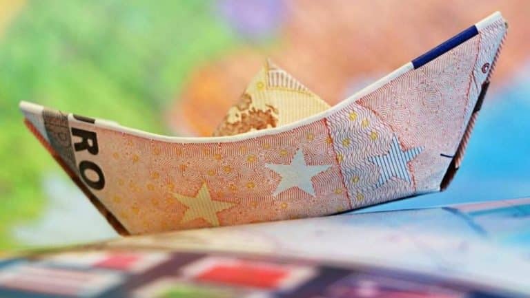 Επίδομα αδείας 2024: Συνεχίζεται η καταβολή του – Πως υπολογίζεται
