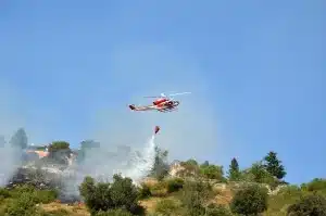 Υπό έλεγχο η πυρκαγιά στην Νέα Πέραμο Καβάλας