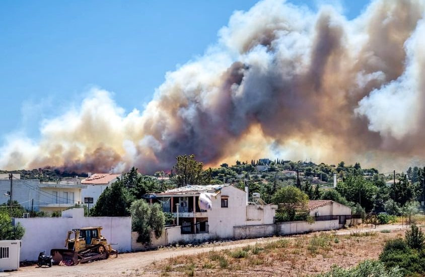 Πυρκαγιά στο Κορωπί- Εκκενώνεται και η περιοχή Ξελαφτάκι