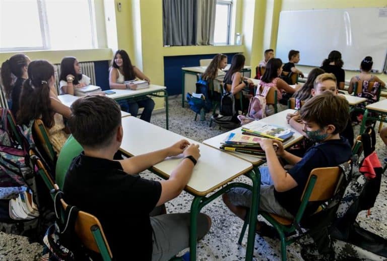 Σχολεία 2024 – 2025: Πλήρης “οδηγός” ενόψει της νέας χρονιάς
