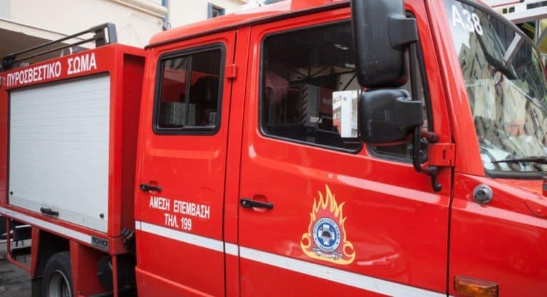Πυρκαγιά σε κατάστημα αυτοκινήτων στο Ίλιον