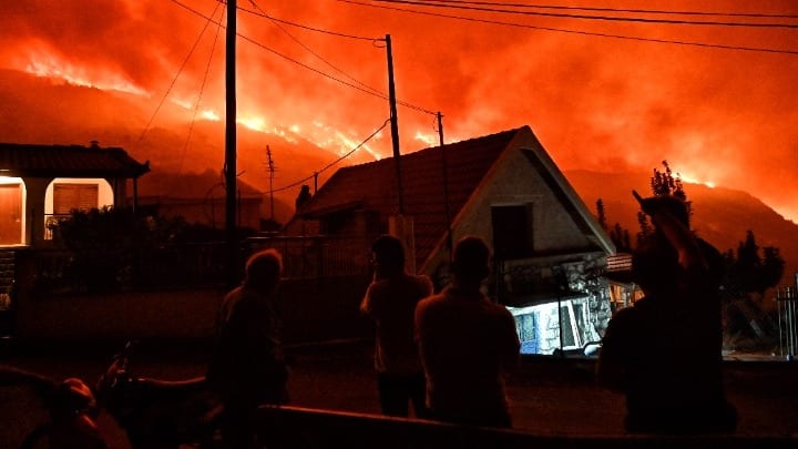 Δύο νεκροί από τη φωτιά στο Ξυλόκαστρο Κορινθίας