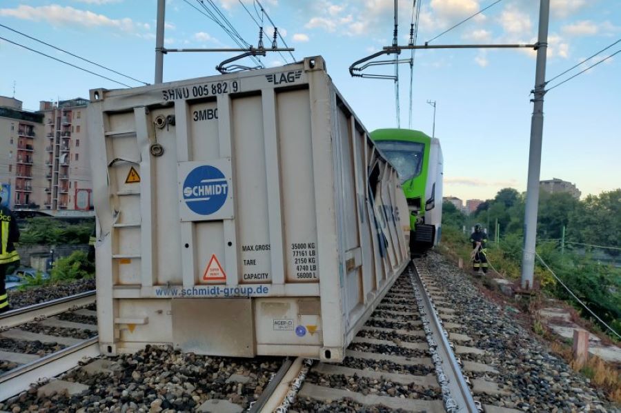 Σύγκρουση τρένων στην Ιταλία – Τρεις τραυματίες