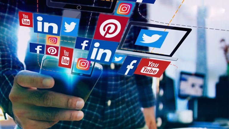 Η Κίνα «φρενάρει» τα social media