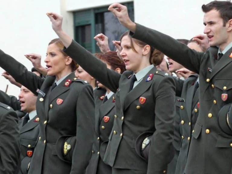 Μισθός και κίνητρα για να «γεμίσουν» οι Στρατιωτικές Σχολές