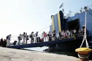 tourists disembark cruise ship thessaloniki