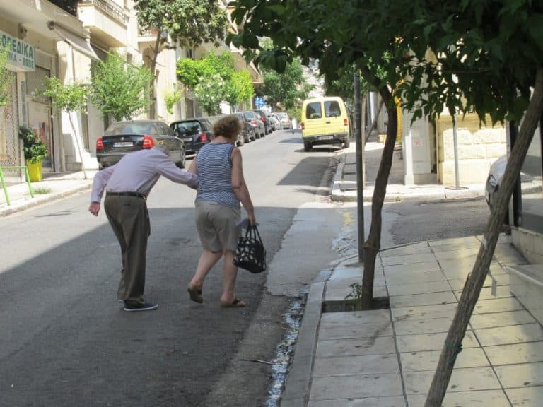 Χώρα… γερόντων η Ελλάδα: Ένας στους τρεις άνω των 65 ετών μέχρι το 2060!»
